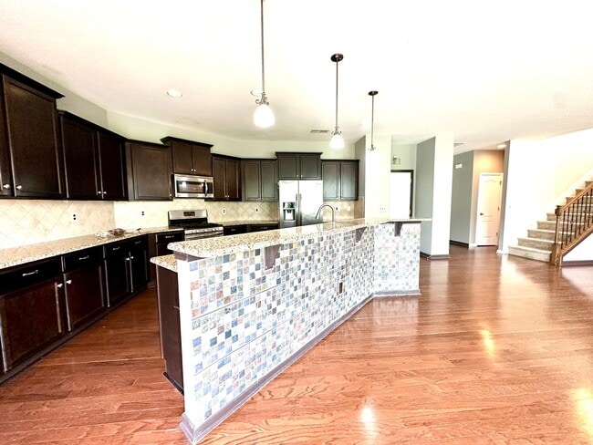 Building Photo - 8019 Kelburn Ln