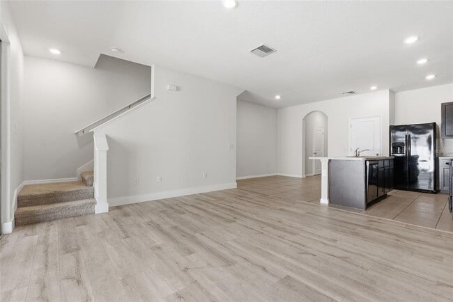 Building Photo - 424 Newmont Cir