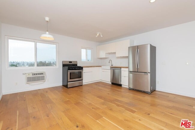 Building Photo - 3933 Marathon St