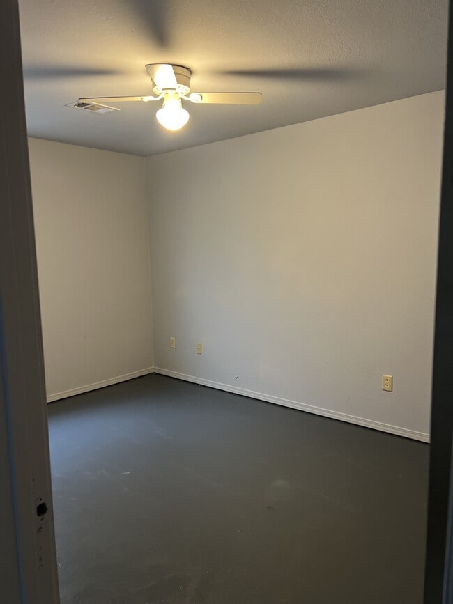 Building Photo - 1 Cypress Ct