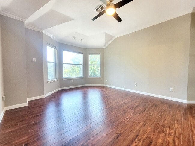 Building Photo - 1617 Sunterro-