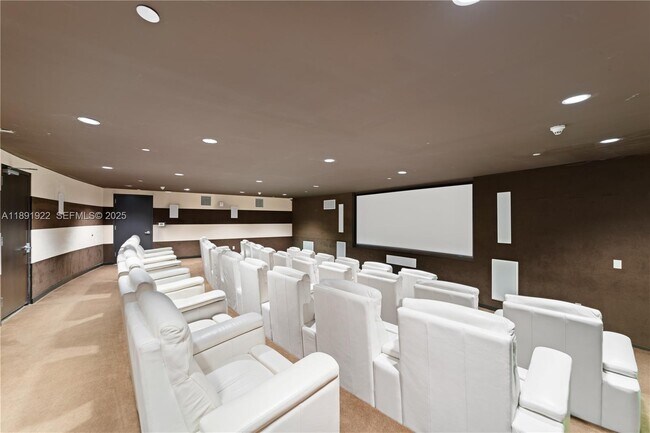 Building Photo - 900 Biscayne Blvd