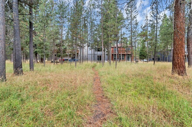 Building Photo - River Meadows
