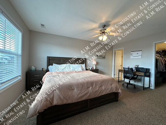 Building Photo - 1709 Crabapple Ln