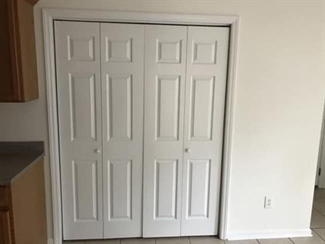 Building Photo - Carolina Lakes!!