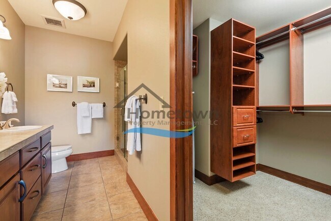 Building Photo - Two Bed, Two Bath Luxury Riverstone Condo!