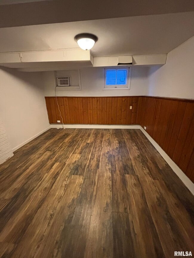 Building Photo - 707 E Nebraska Ave