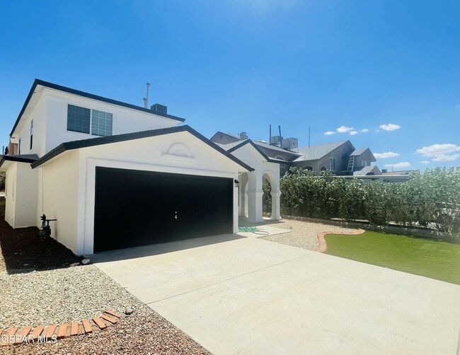 Building Photo - 7344 Prickley Pear Dr