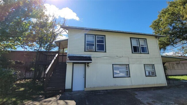 Building Photo - 200 1/2 Old Daytona Rd