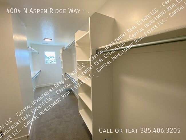 Building Photo - 4004 N Aspen Rdg Wy