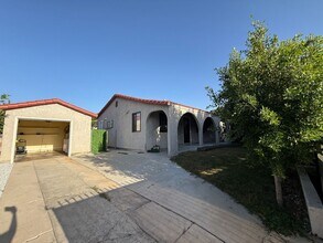 Building Photo - Amazing 3 Bedroom Home in Glassell Park / Eagle Rock