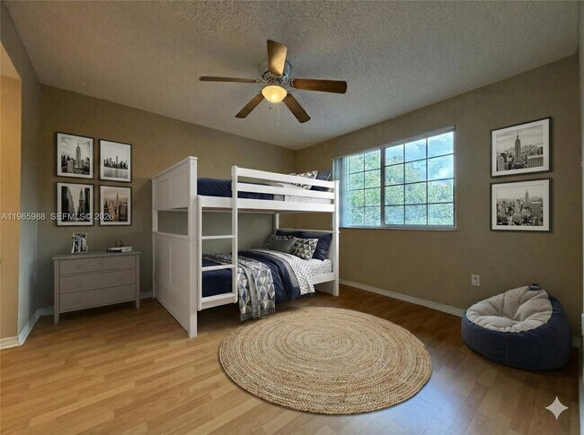 Building Photo - 1600 Crestwood Ct S