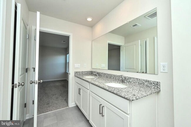 Building Photo - 157 Schyrock Dr