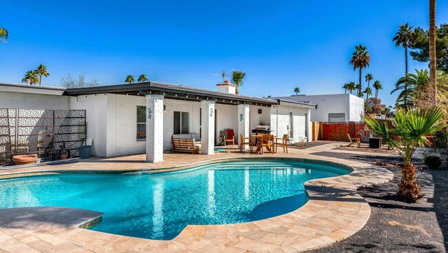Building Photo - Spacious 5-Bed Scottsdale Home with Pool &...