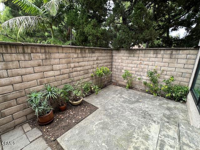 Building Photo - 1841 Bushnell Ave