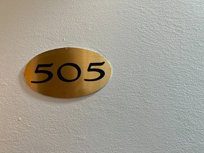 Building Photo - 5 Broadway