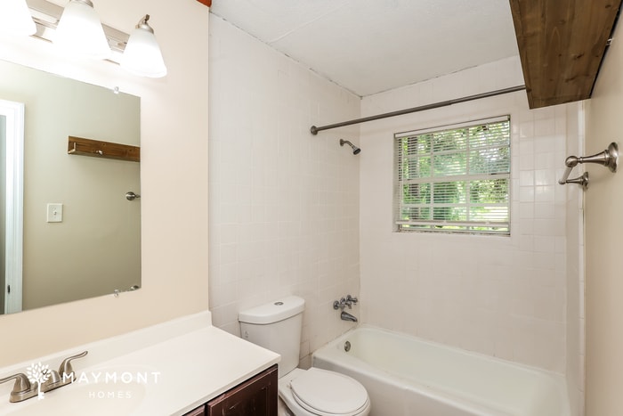 Building Photo - 1684 Regency Pl