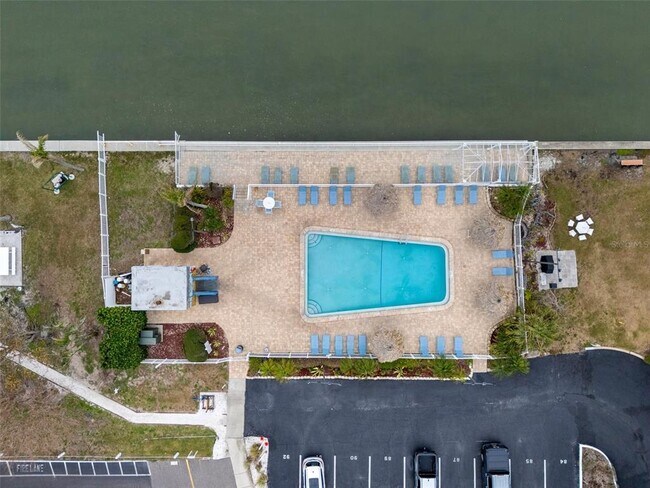 Building Photo - 5980 Shore Blvd S