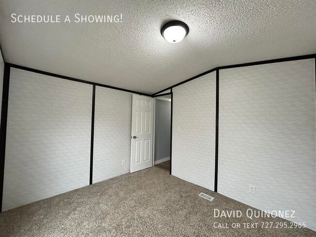 Building Photo - 4614 E Old Trail Rd