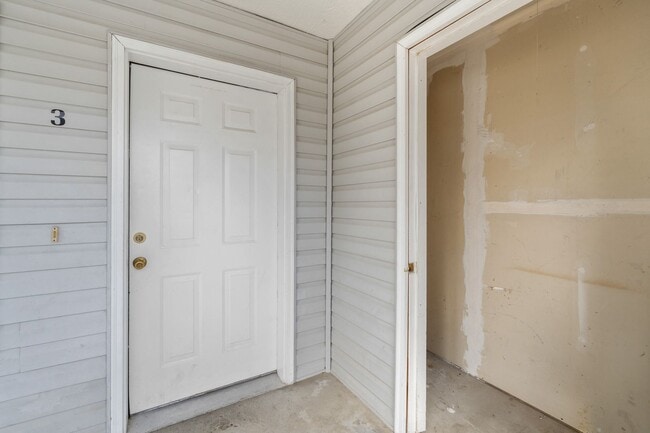 Building Photo - South Valley Four-Plex Unit #3 for Rent