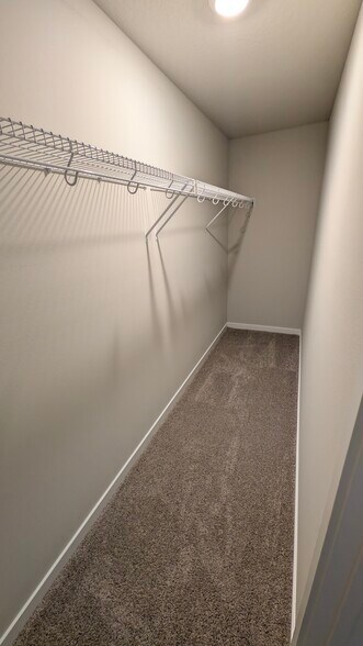 Building Photo - 449 Meadows Ct