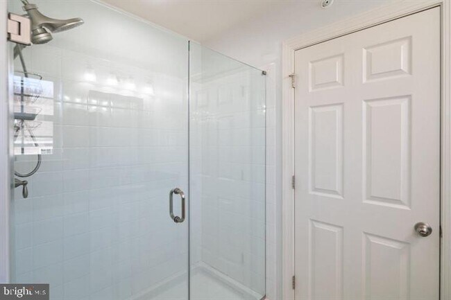 Building Photo - 27127 Hickory Ln