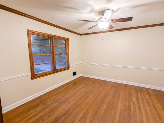 Building Photo - 2019 Bramblewood Dr NE