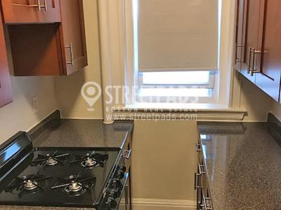 Building Photo - bedroom in Boston MA 02215