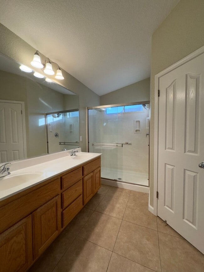 Building Photo - Charming 3bedroom 2 bath home in Elk Grove.