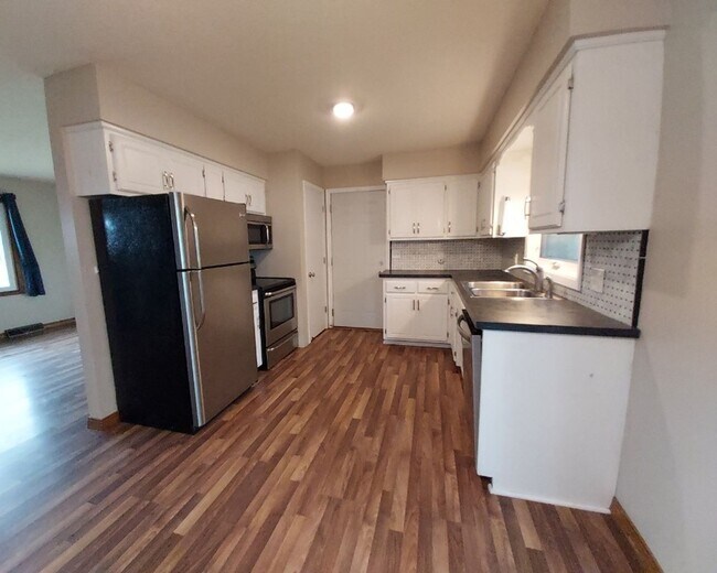 Building Photo - Charming 3-Bedroom Home Near Downtown Stillwater!