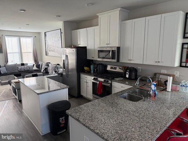 Building Photo - 7515 Mundell Rd