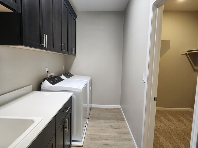 Building Photo - New Townhome in Minden for Rent