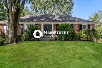 Building Photo - 4 Bedroom Pet-Friendly Home in Louisville, KY with Main Street Renewal