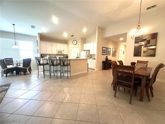 Building Photo - 1634 Tarpon Bay Dr S