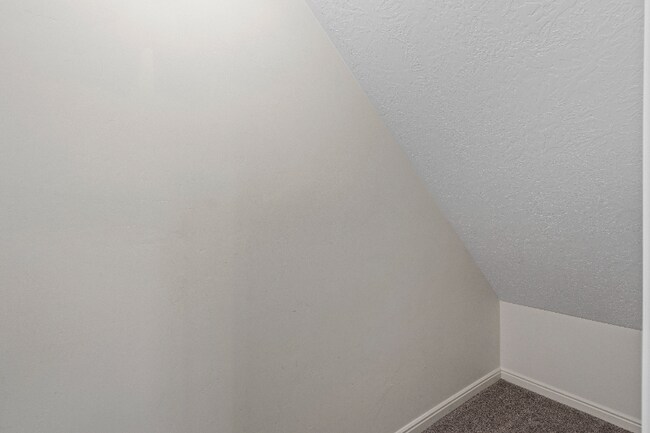 Building Photo - 456 W 2600 N