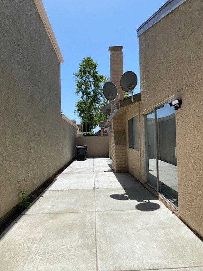 Building Photo - OPEN HOUSE, Friday, October 18, 2024 at 4p...
