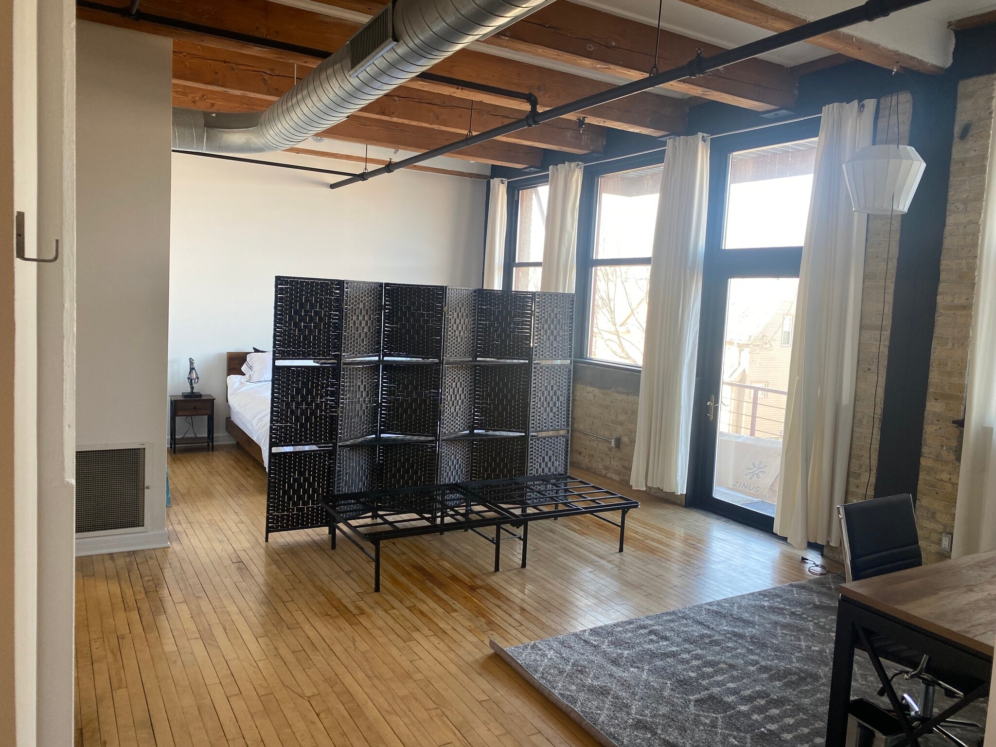 Building Photo - 215 W Maple St