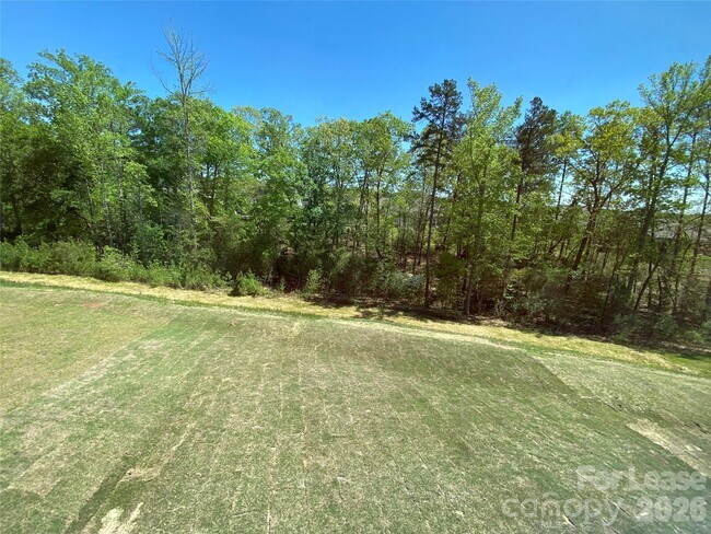 Building Photo - 14057 Lake Home Ln