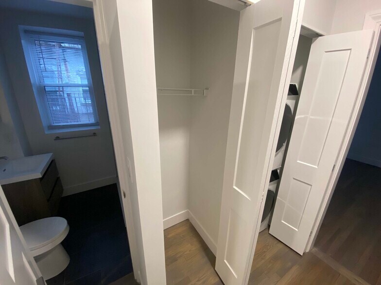 Building Photo - 111 Park Dr