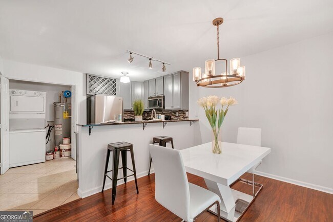 Building Photo - 1445 Monroe Dr NE