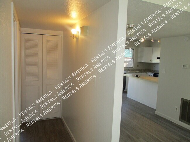Building Photo - 2645 W Highland Ave