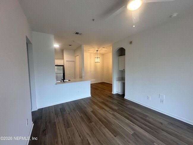 Building Photo - 8601 Beach Blvd