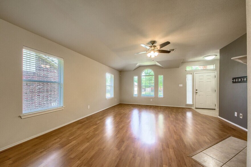 Building Photo - 25614 Texas Ash