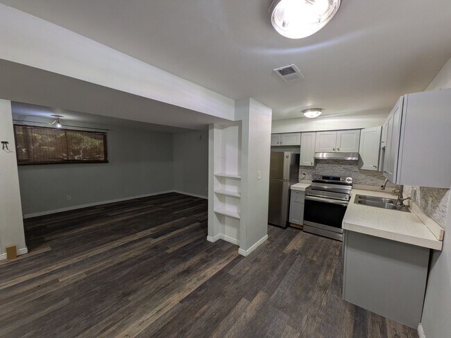 Building Photo - Updated Cute studio living