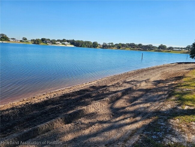 Building Photo - 1420 US Hwy 27 N