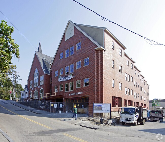 Primary Photo - 6 Fort St