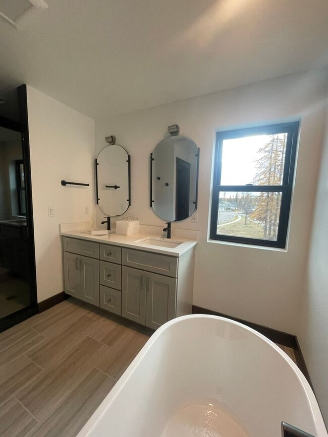 Building Photo - Whitefish Landing Town House