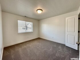 Building Photo - 899 N 1120 E