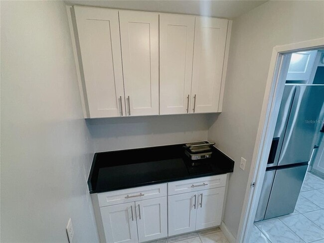 Building Photo - 1819 Shore Dr S