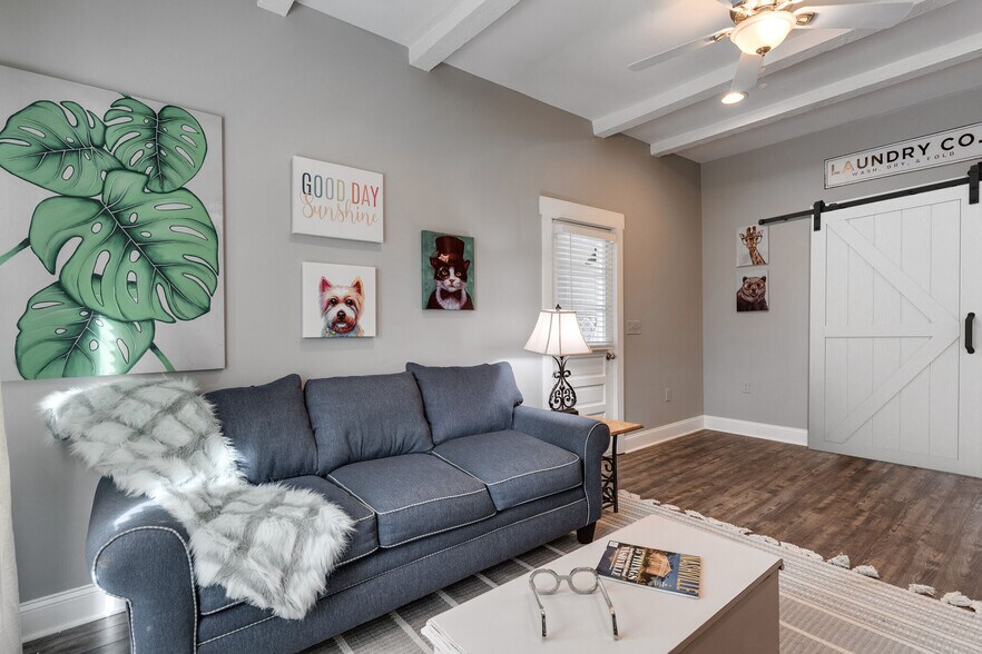 Building Photo - 121 Dennis Rd